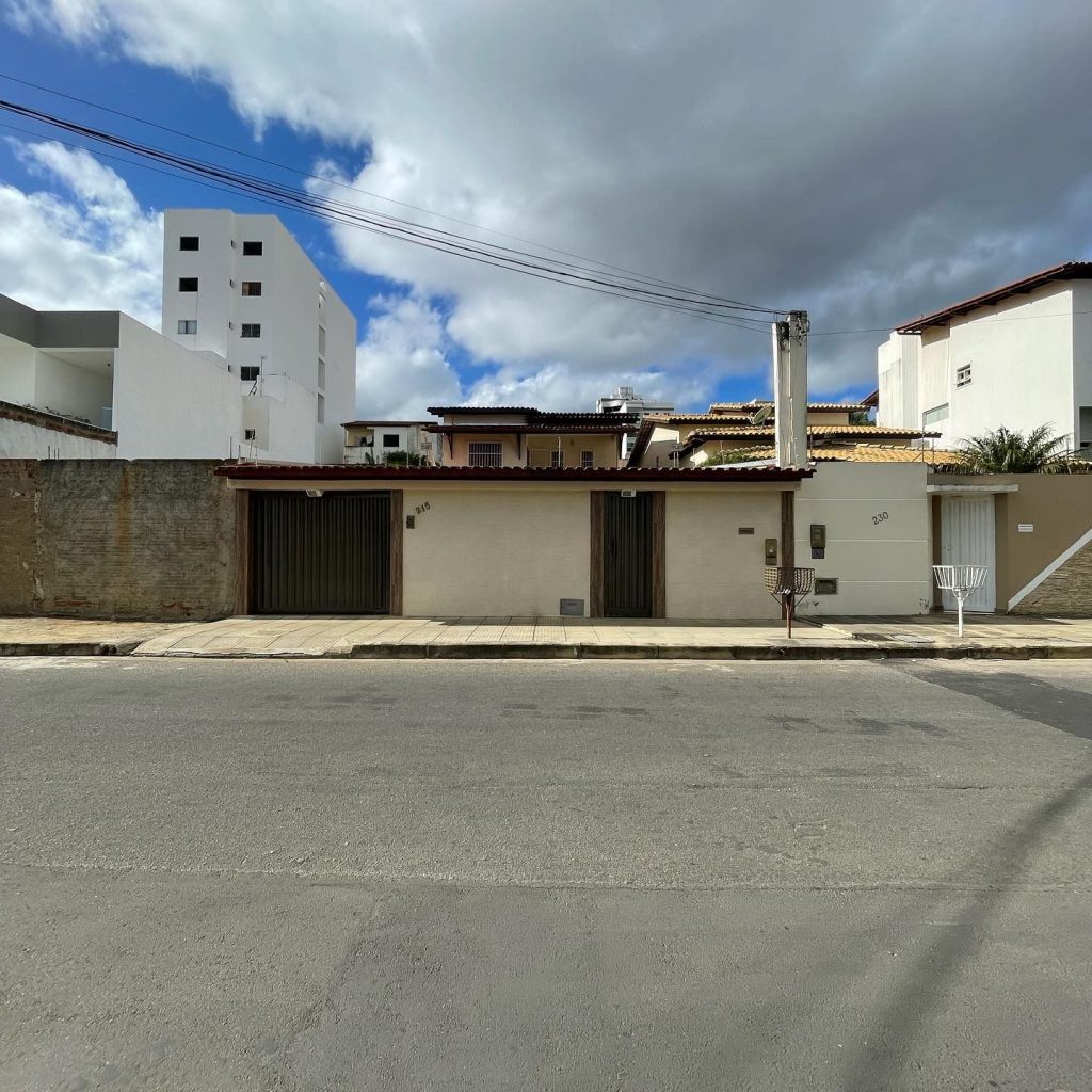 VENDE-SE CASA 3/4 AV. PAULO FILADELFO – BAIRRO CANDEIAS