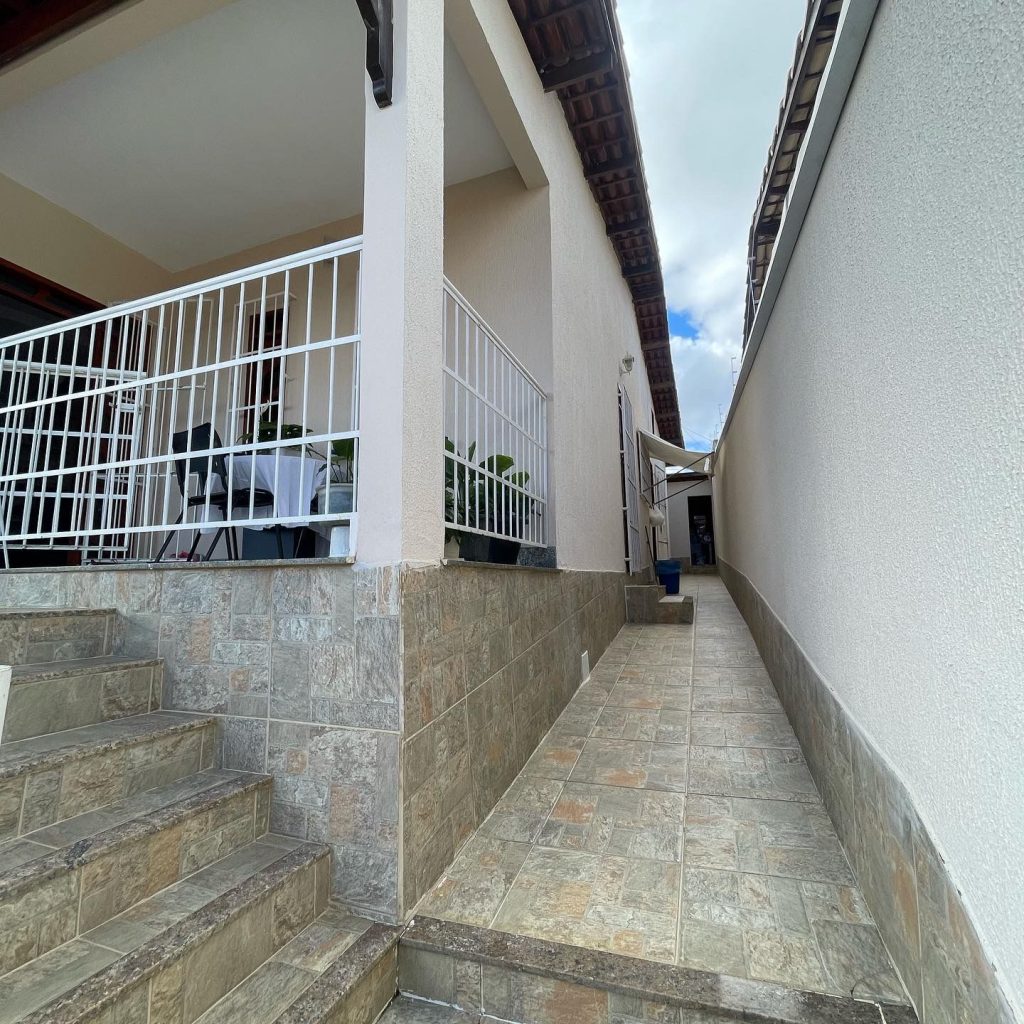 VENDE-SE CASA 3/4 AV. PAULO FILADELFO – BAIRRO CANDEIAS