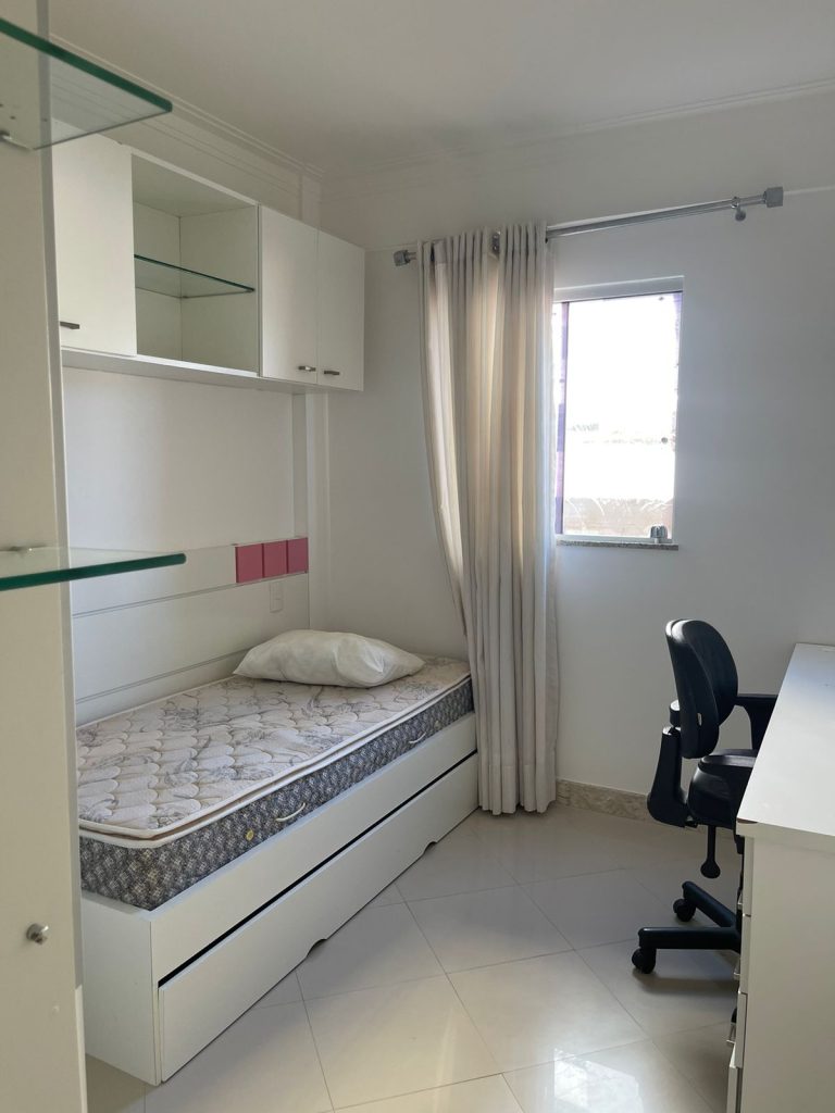 ALUGA-SE APARTAMENTO – 2 QUARTOS MOBILIADO – CANDEIAS