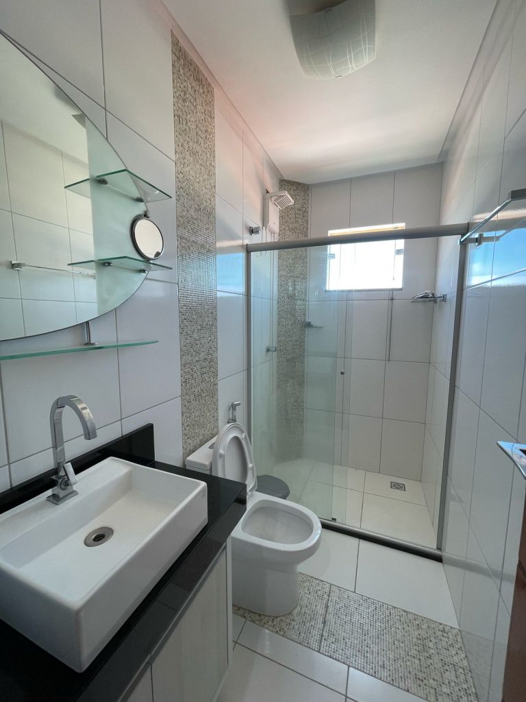 ALUGA-SE APARTAMENTO 2/4 MOBILIADO ALTO MARON