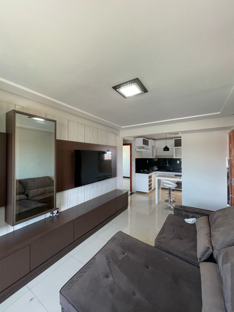 ALUGA-SE APARTAMENTO 2/4 MOBILIADO ALTO MARON