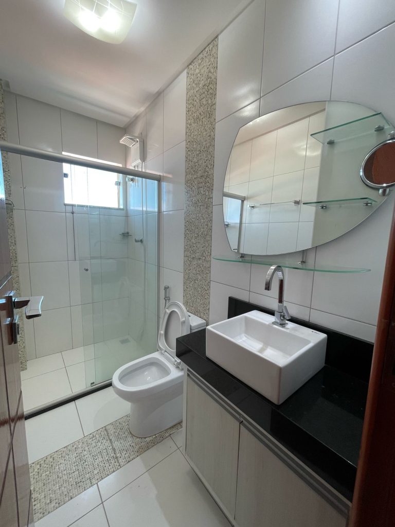 ALUGA-SE APARTAMENTO 2/4 MOBILIADO ALTO MARON