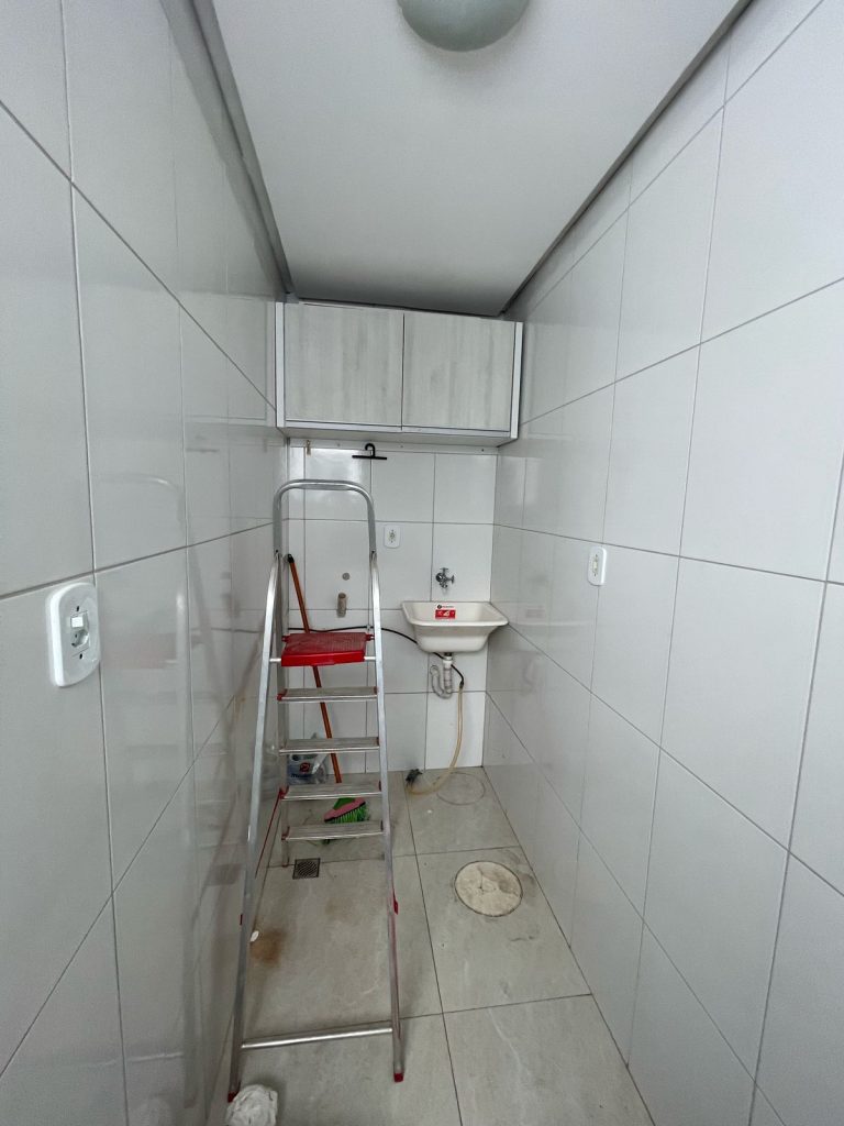ALUGA-SE APARTAMENTO 2/4 MOBILIADO ALTO MARON