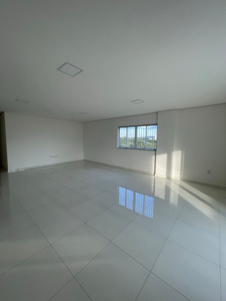 VENDE-SE APARTAMENTO 3 SUITES NO CANDEIAS