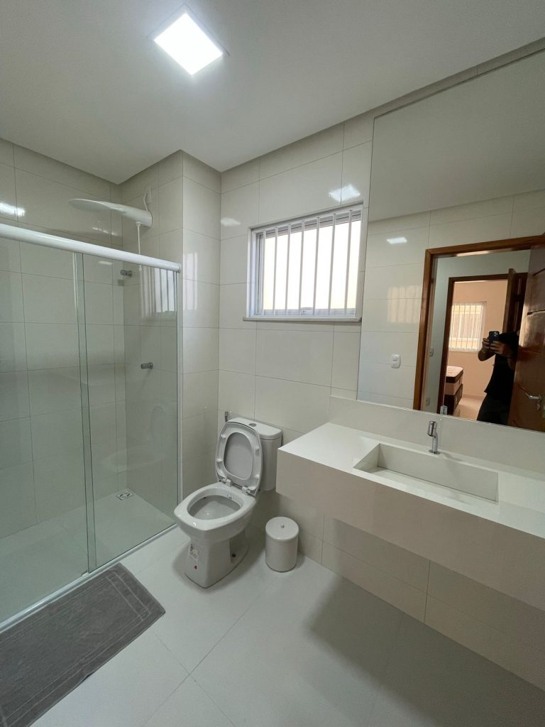 VENDE-SE APARTAMENTO 3 SUITES NO CANDEIAS