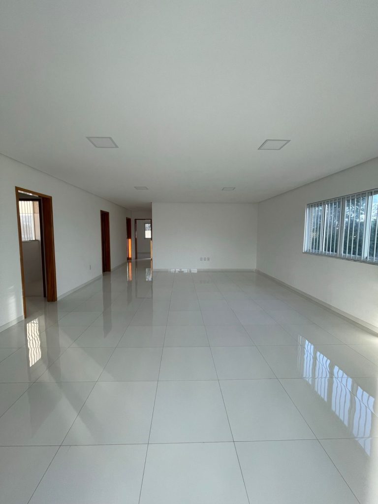 VENDE-SE APARTAMENTO 3 SUITES NO CANDEIAS