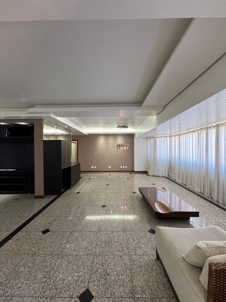 VENDE-SE APARTAMENTO 3/4 – 190m2 –  DUAS SUITES – QUARTO – DEPENDENCIA – RECREIO