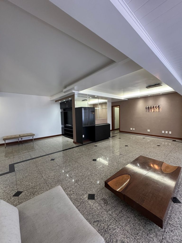 VENDE-SE APARTAMENTO 3/4 – 190m2 –  DUAS SUITES – QUARTO – DEPENDENCIA – RECREIO