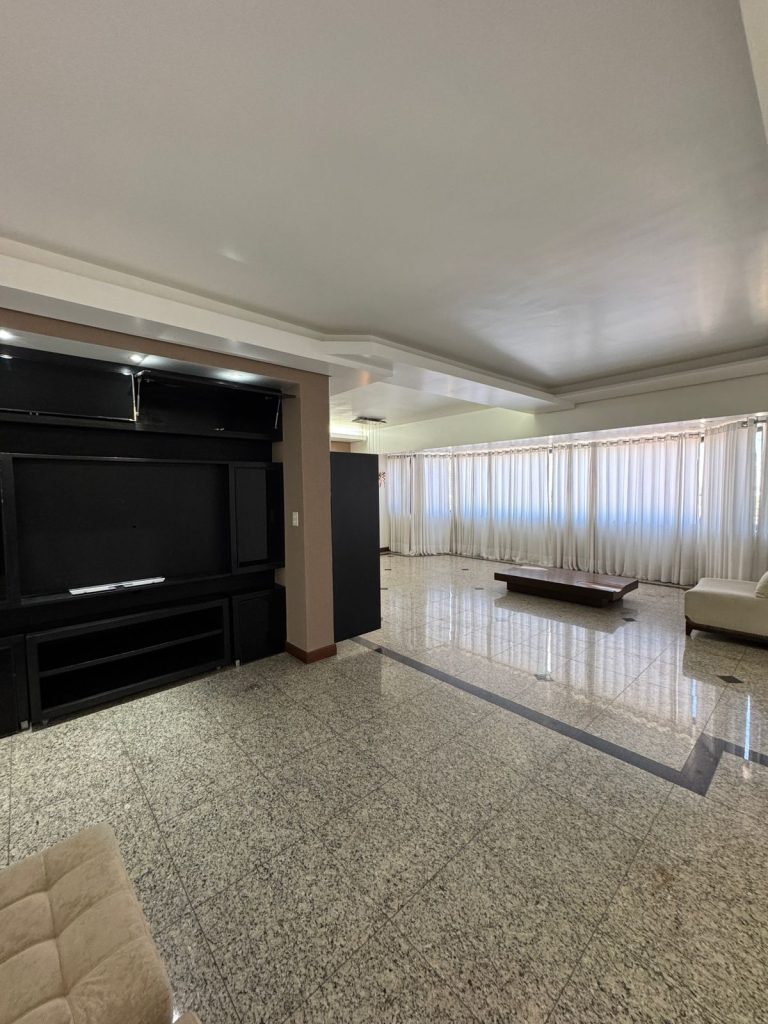 VENDE-SE APARTAMENTO 3/4 – 190m2 –  DUAS SUITES – QUARTO – DEPENDENCIA – RECREIO