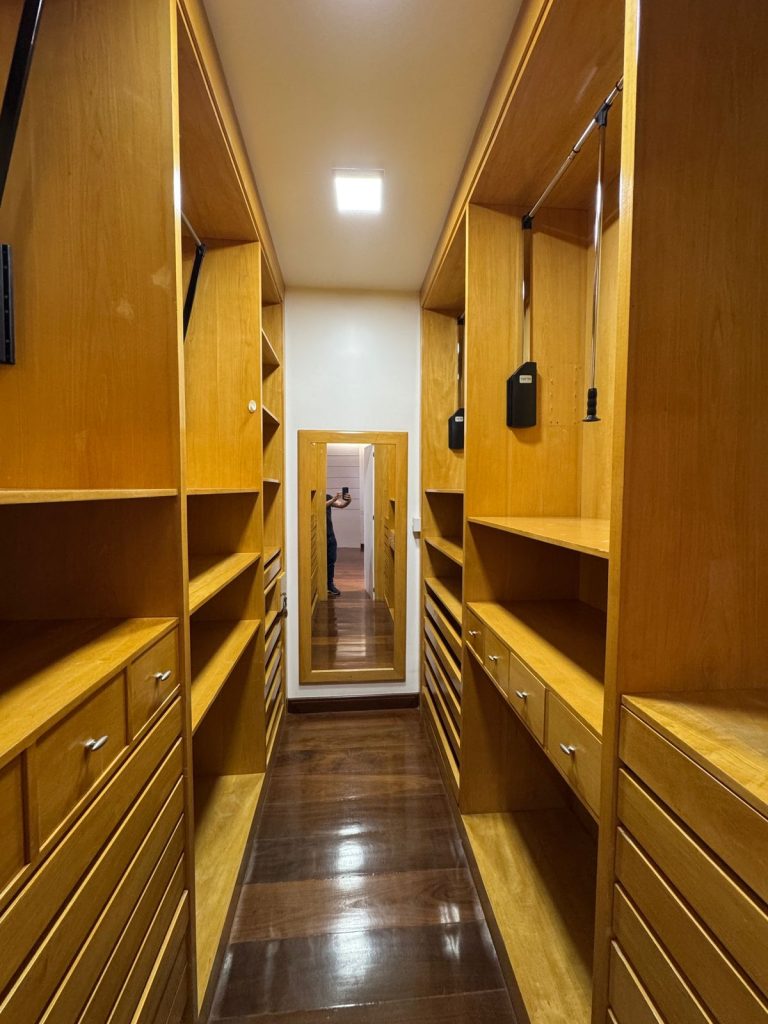 VENDE-SE APARTAMENTO 3/4 – 190m2 –  DUAS SUITES – QUARTO – DEPENDENCIA – RECREIO