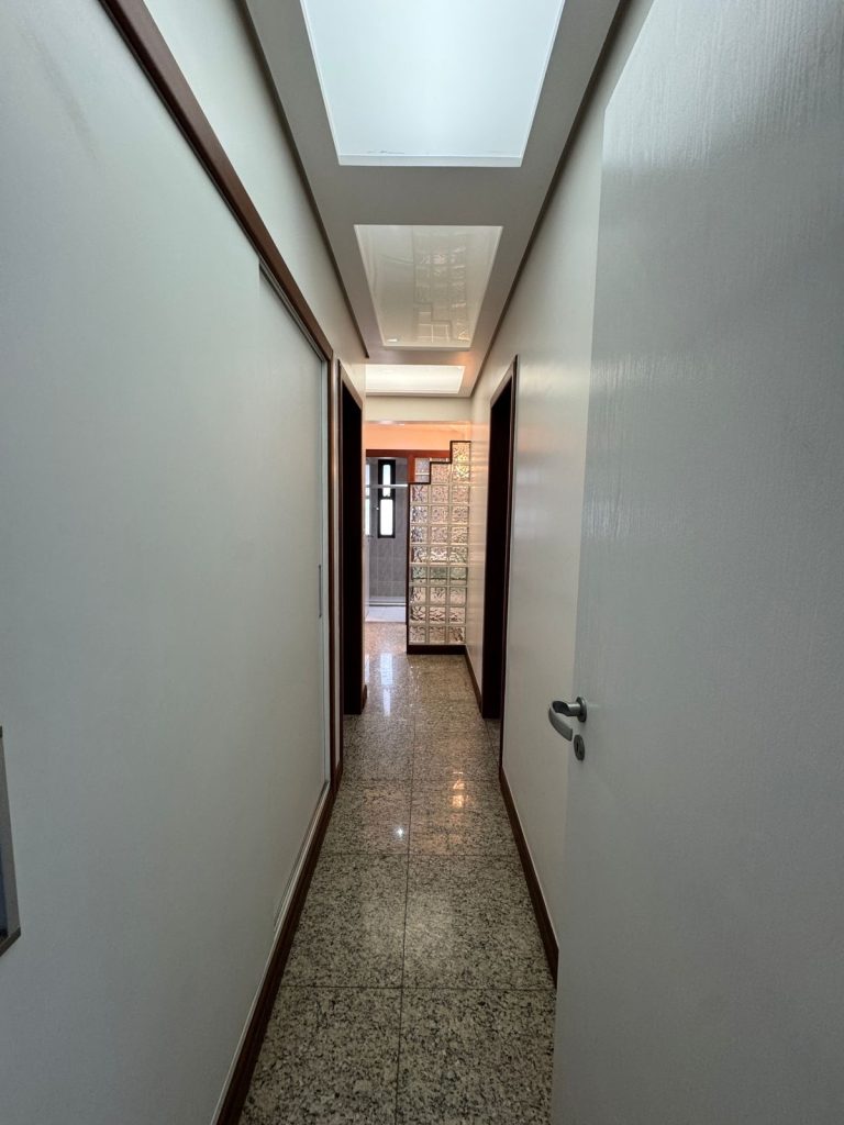 VENDE-SE APARTAMENTO 3/4 – 190m2 –  DUAS SUITES – QUARTO – DEPENDENCIA – RECREIO