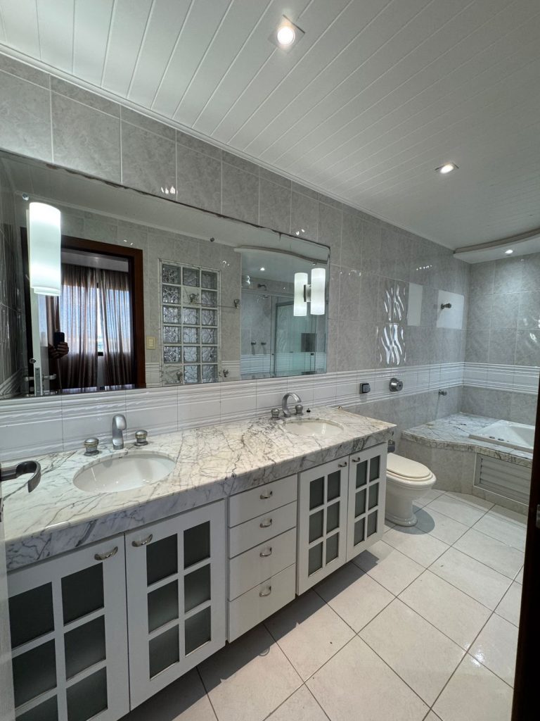 VENDE-SE APARTAMENTO 3/4 – 190m2 –  DUAS SUITES – QUARTO – DEPENDENCIA – RECREIO