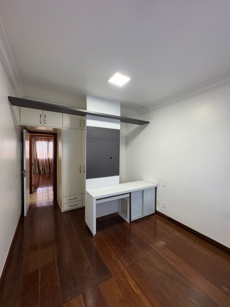 VENDE-SE APARTAMENTO 3/4 – 190m2 –  DUAS SUITES – QUARTO – DEPENDENCIA – RECREIO