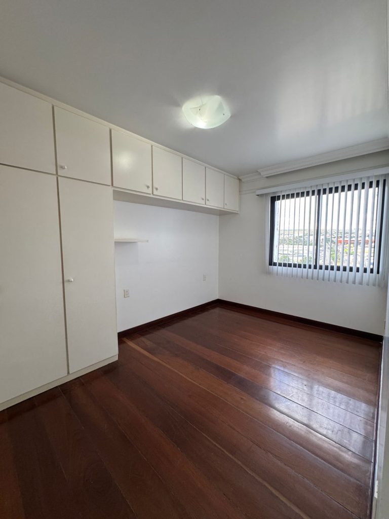VENDE-SE APARTAMENTO 3/4 – 190m2 –  DUAS SUITES – QUARTO – DEPENDENCIA – RECREIO
