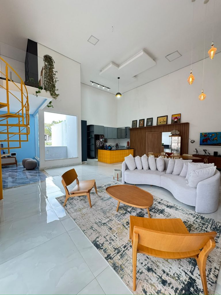 VENDE-SE CASA – SÍTIO EM CONDOMÍNIO FECHADO PROXIMO AO HARAS RESIDENCE