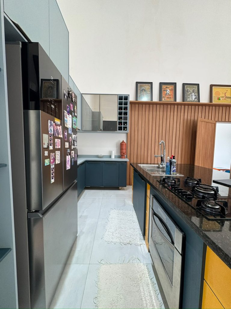 VENDE-SE CASA – SÍTIO EM CONDOMÍNIO FECHADO PROXIMO AO HARAS RESIDENCE