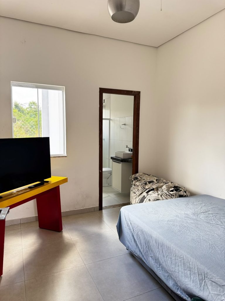 VENDE-SE CASA – SÍTIO EM CONDOMÍNIO FECHADO PROXIMO AO HARAS RESIDENCE