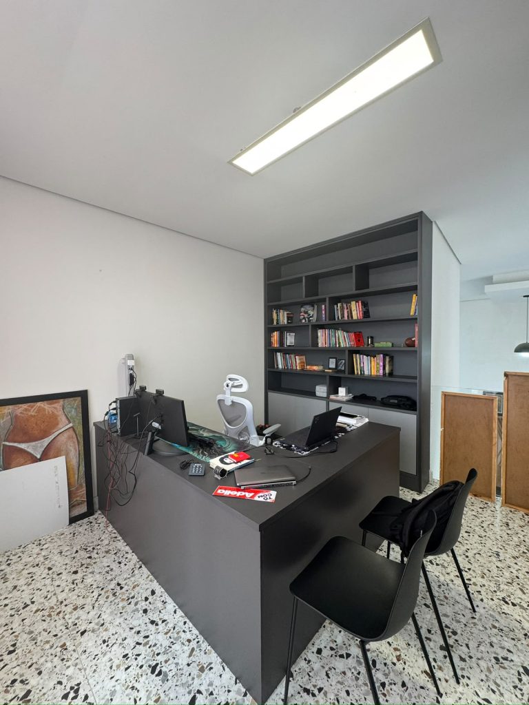 VENDE-SE CASA – SÍTIO EM CONDOMÍNIO FECHADO PROXIMO AO HARAS RESIDENCE