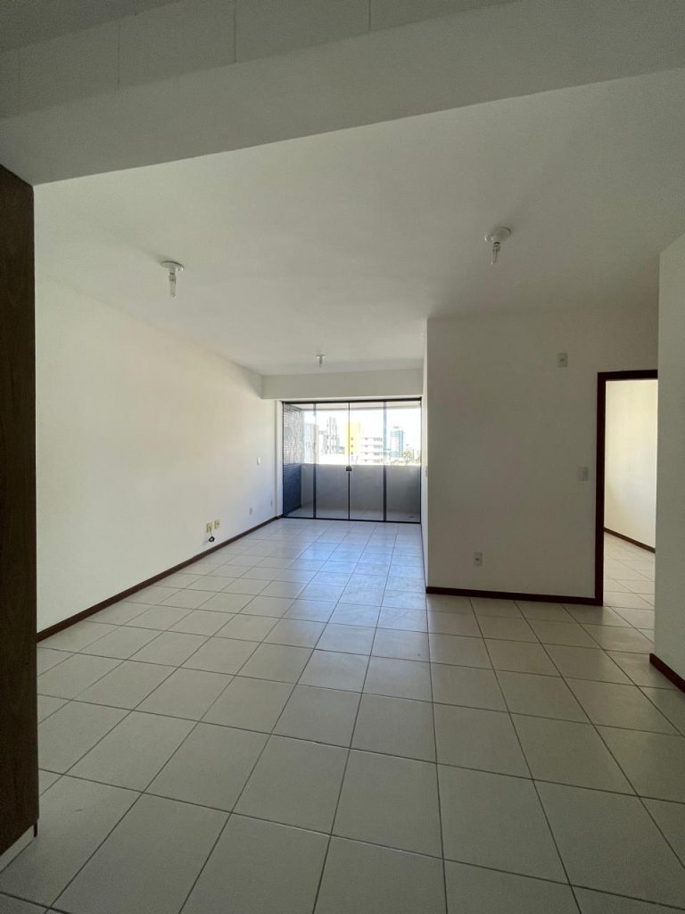 ALUGA-SE APARTAMENTO 2 QUARTOS – CANDEIAS