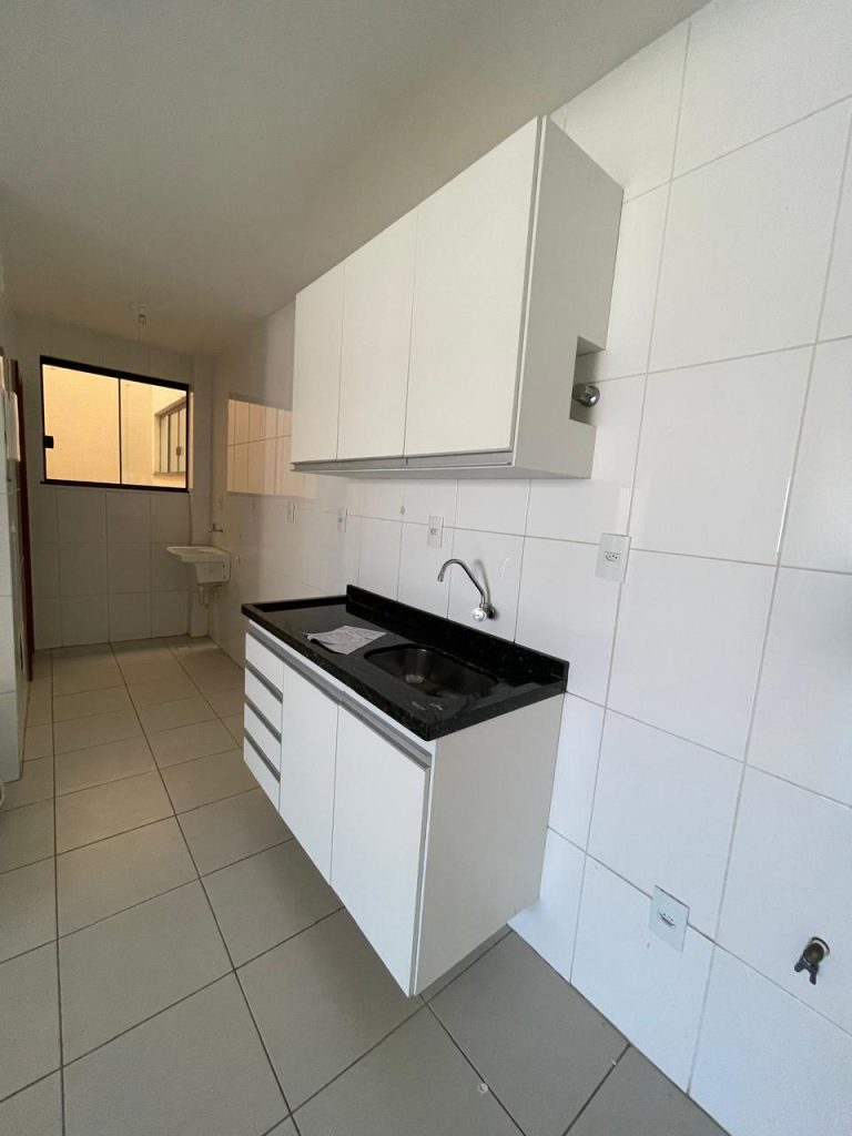 ALUGA-SE APARTAMENTO 2 QUARTOS – CANDEIAS