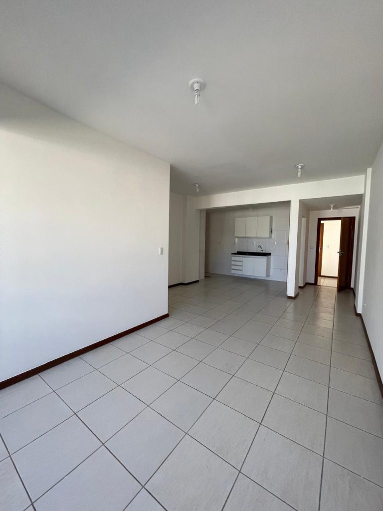 ALUGA-SE APARTAMENTO 2 QUARTOS – CANDEIAS