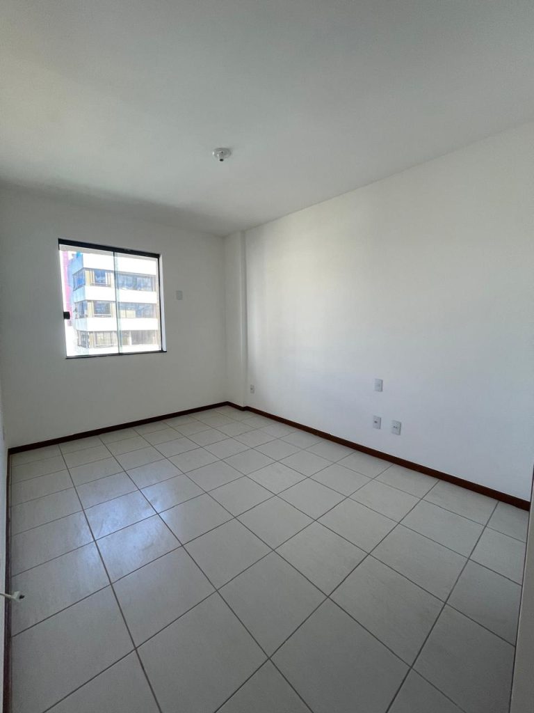 ALUGA-SE APARTAMENTO 2 QUARTOS – CANDEIAS