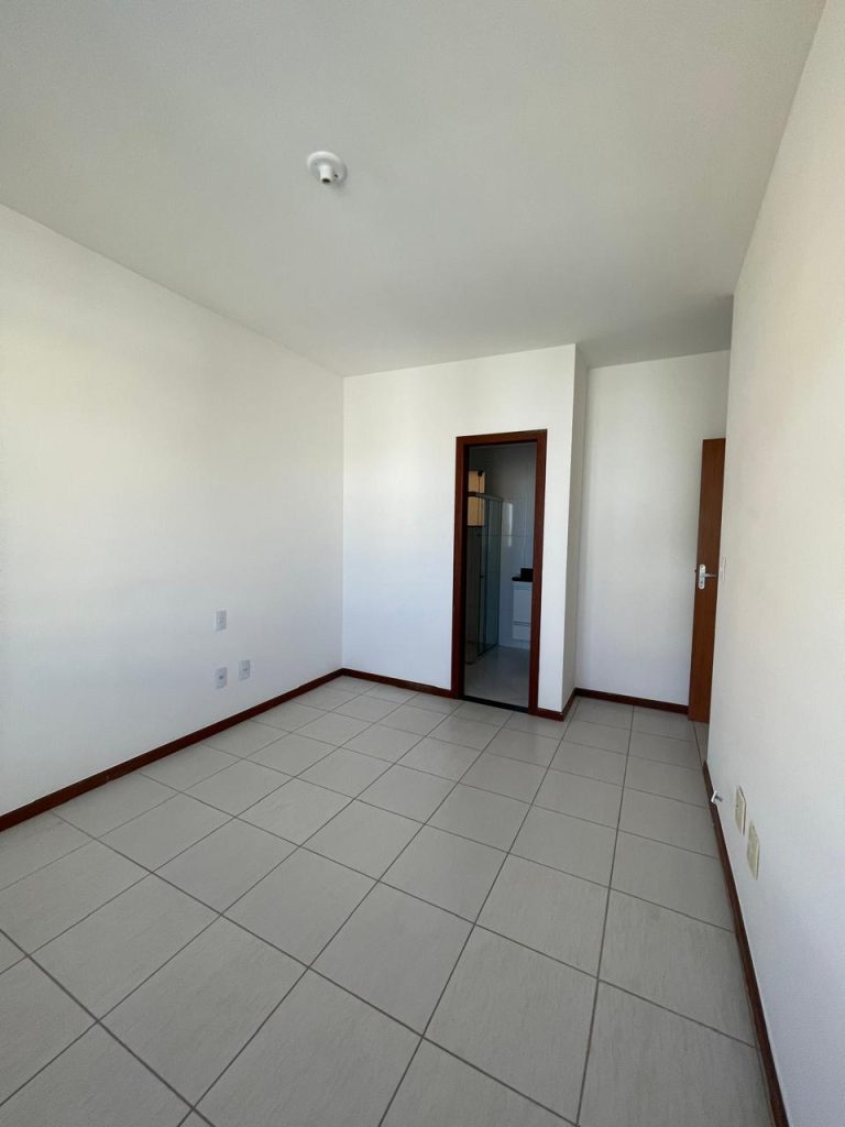 ALUGA-SE APARTAMENTO 2 QUARTOS – CANDEIAS
