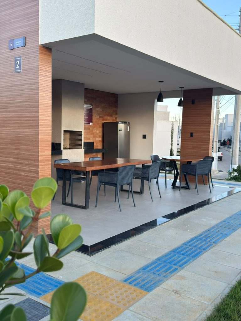 ALUGA-SE CASA 3 SUÍTES – DUQUE D`LESTE