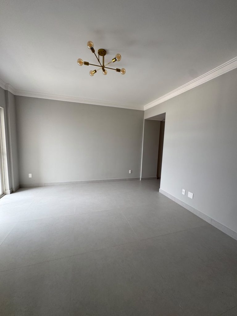 VENDE-SE APARTAMENTO COM 2 SUÍTES – NA AV. LUIZ EDUARDO MAGALHÃES