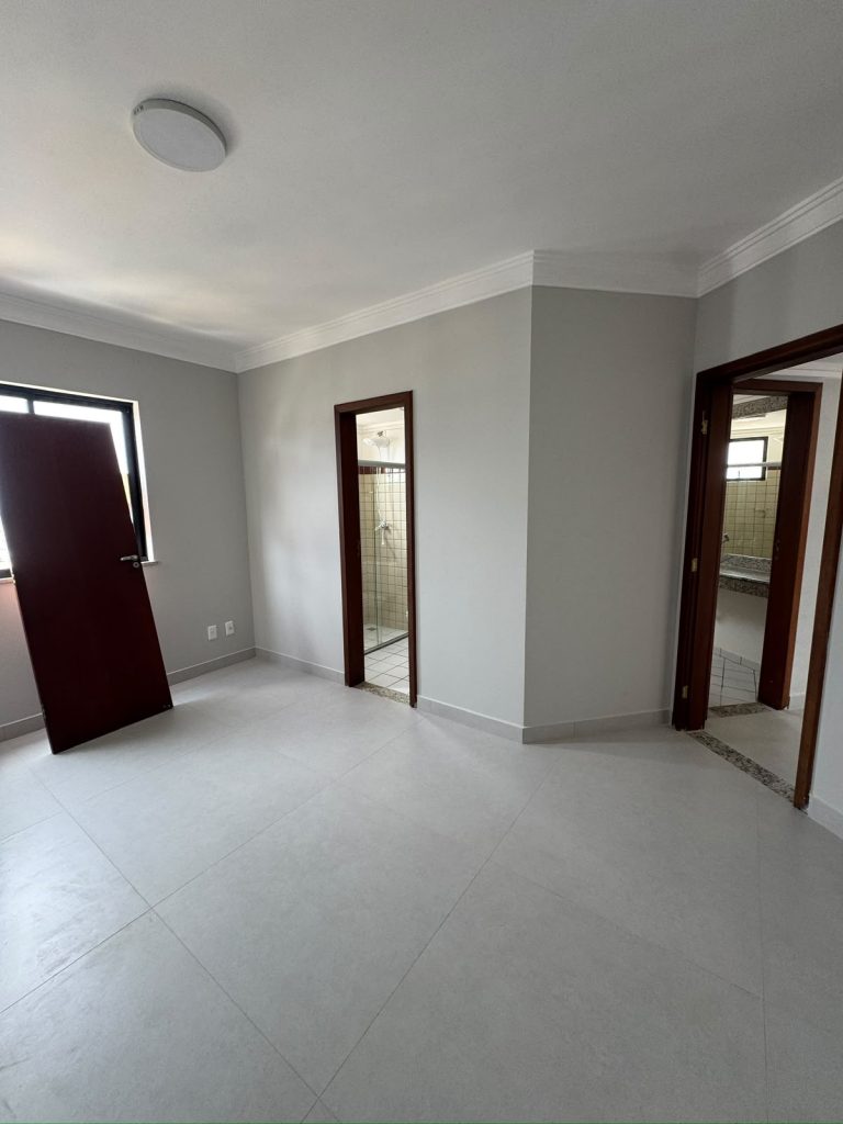 VENDE-SE APARTAMENTO COM 2 SUÍTES – NA AV. LUIZ EDUARDO MAGALHÃES