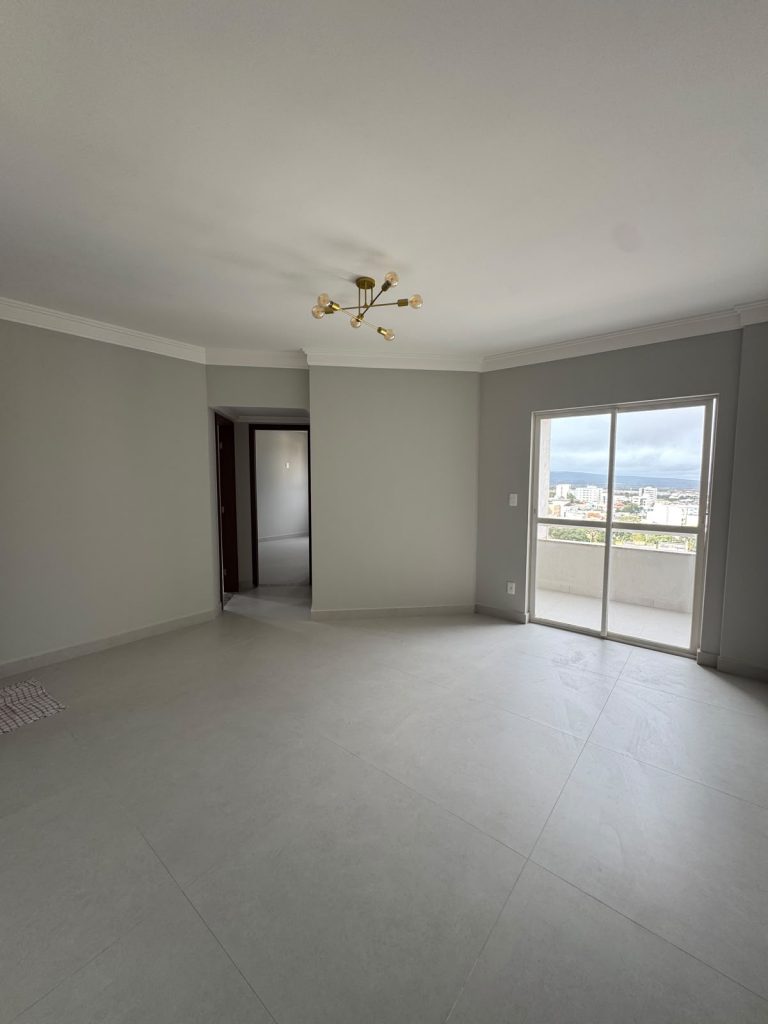 VENDE-SE APARTAMENTO COM 2 SUÍTES – NA AV. LUIZ EDUARDO MAGALHÃES